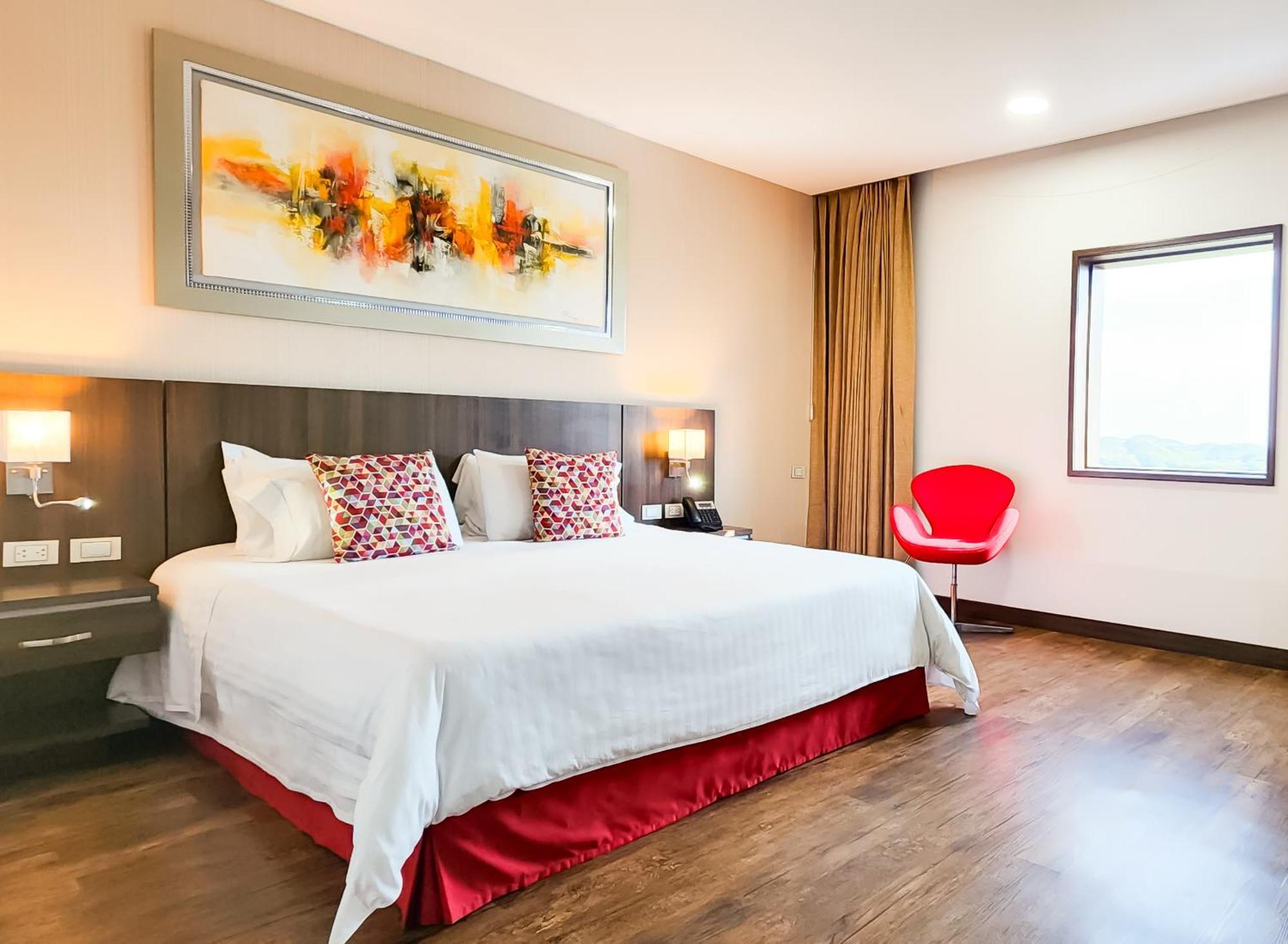 Hotel Royal Elim International Cali Bagian luar foto Deluxe Room
