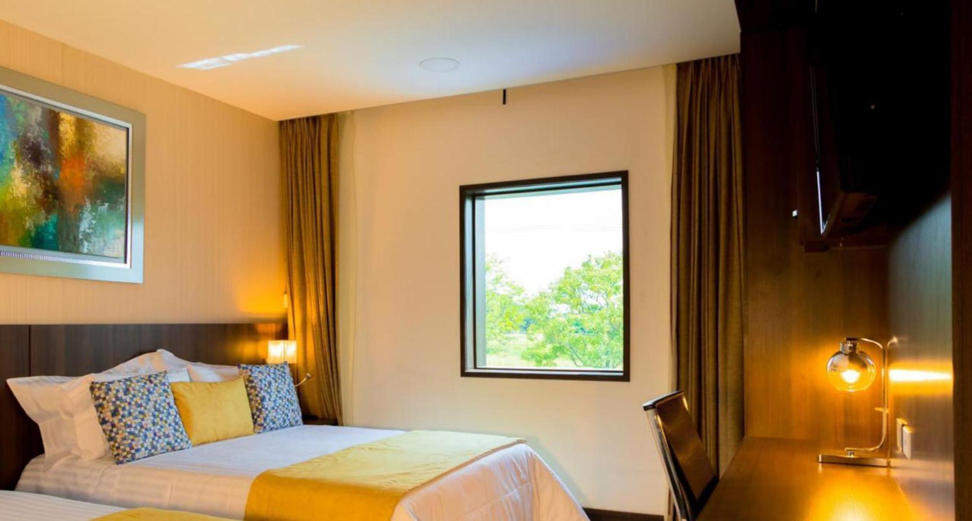 Hotel Royal Elim International Cali Bagian luar foto